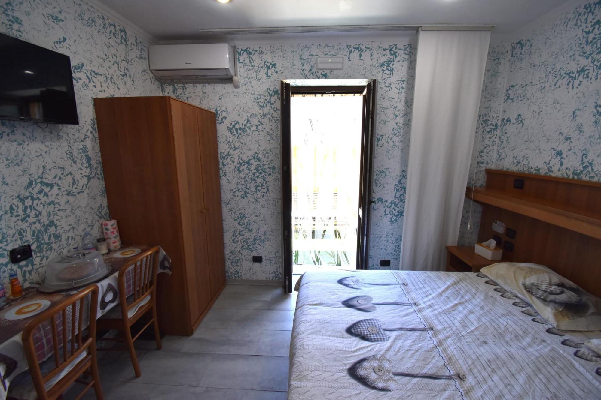 Hotel Vichyenichy à Morena Chambre photo